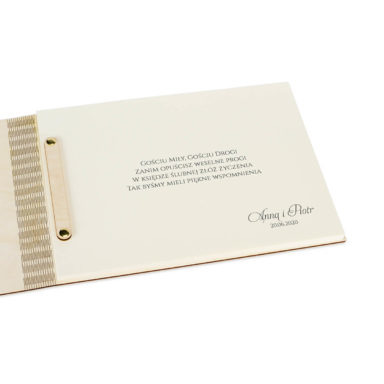 tekst na pierwszej wewnętrznej stronie oryginalna księga gości