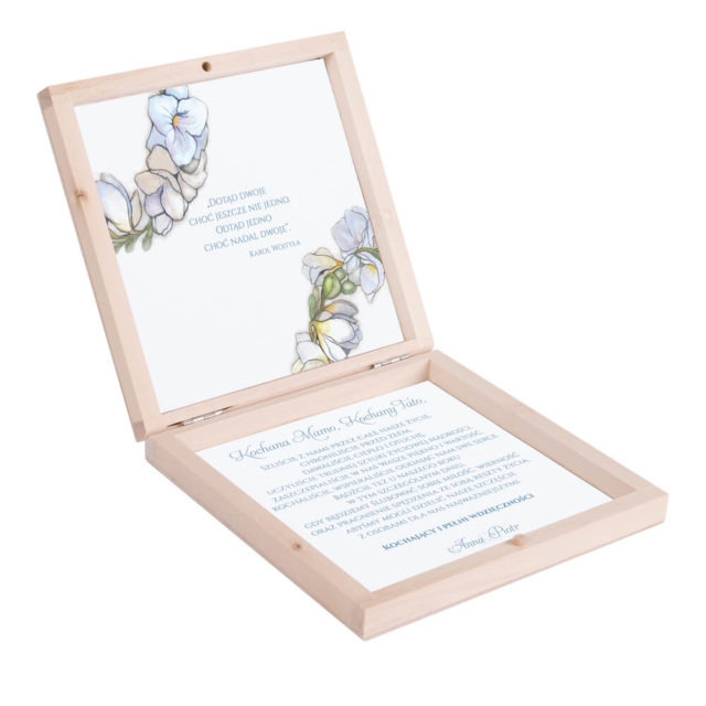 Eleganckie drewniane pudełko podziękowanie zaproszenie dla rodziców motyw kwiatowy białe frezje