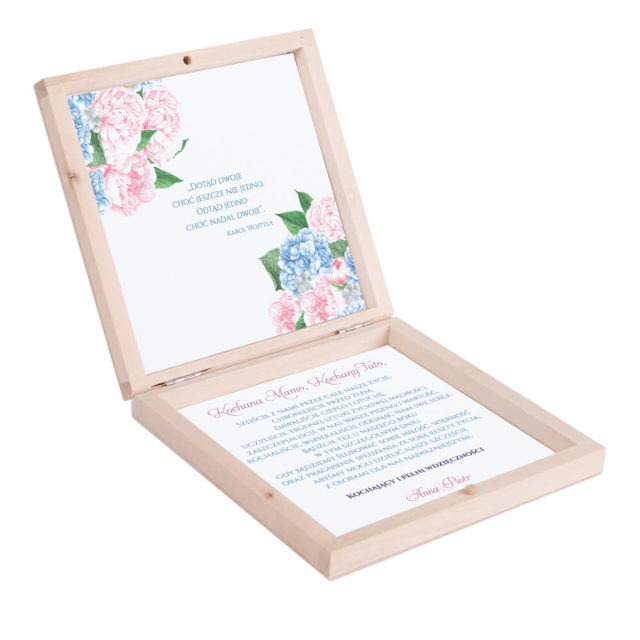 Eleganckie drewniane pudełko podziękowanie zaproszenie dla rodziców motyw kwiatowy piwonie hortensja