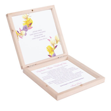 Eleganckie drewniane pudełko podziękowanie zaproszenie dla rodziców motyw kwiatowy irysy zółte