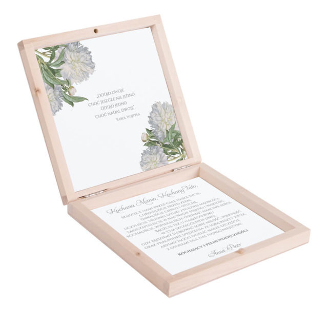 Eleganckie drewniane pudełko podziękowanie zaproszenie dla rodziców motyw kwiatowy białe piwonie