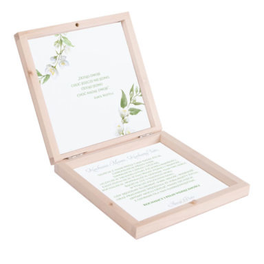 Podziękowanie w drewnianym pudełku z kwiatami jaśminu