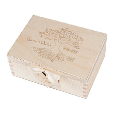 drewniana szkatułka na serduszka