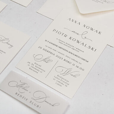 Minimalistyczne zaproszenie ślubne z kolorową kartą główną z bilecikiem