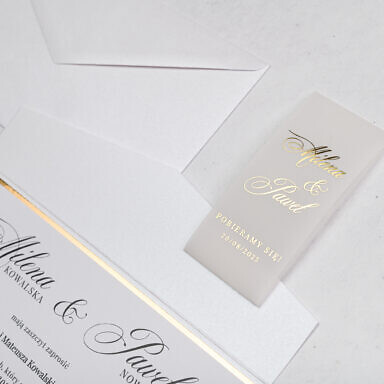 Zaproszenie na ślub i wesele z opaską z kalki ze złoconym tekstem