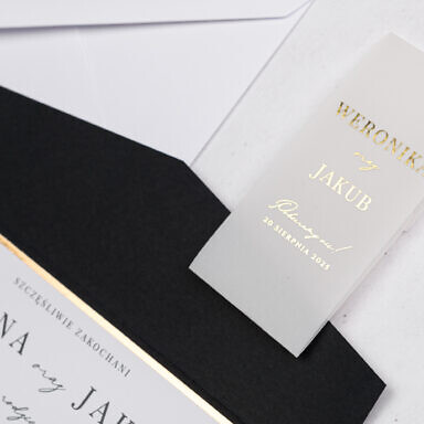 Zaproszenie ślubne z elementami złoconymi