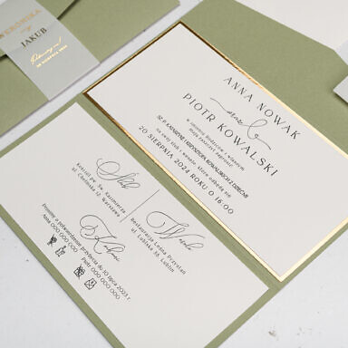 Zielone zaproszenie ślubne w folderze z opaską