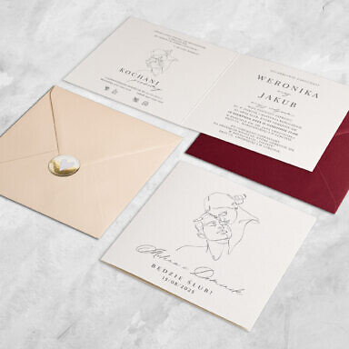 Zaproszenie ślubne szkic młodej przytulającej się pary z kolorową kopertą i naklejką