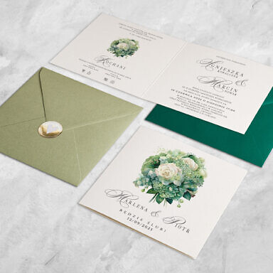 Zaproszenie ślubne z zielonymi listkami i białą różą z kolorową kopertą i złotą naklejką