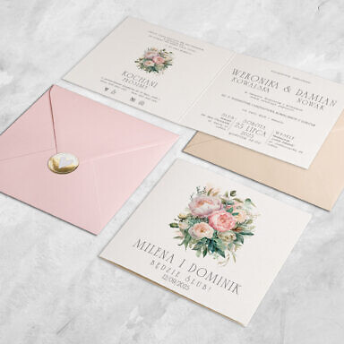 Zaproszenie ślubne bukiet kolorowych piwonii z kopertą i naklejką złotą
