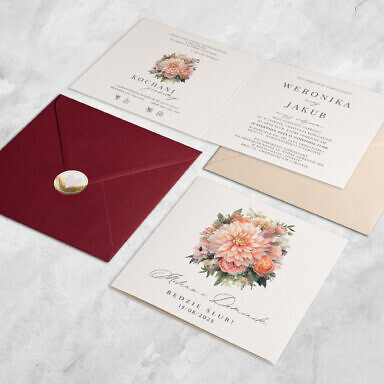 Bawełniane zaproszenie ślubne otwierane w bok z kwiatami z kolorową kopertą i naklejką