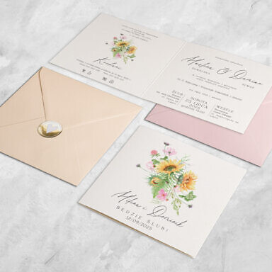 Zaproszenie ślubne z kwiatami polnymi ze słonecznikiem z kolorową kopertą z naklejką