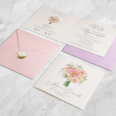 Zaproszenie ślubne z kolorowym bukietem kwiatów z kopertą i złotą naklejką