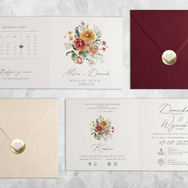 Bordowe zaproszenie ślubne z kwiatami, kolorową kopertą i naklejką