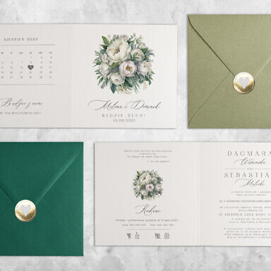 Białe kwiaty z zielonymi listami zaproszenie ślubne z kolorową kopertą i złotą naklejką